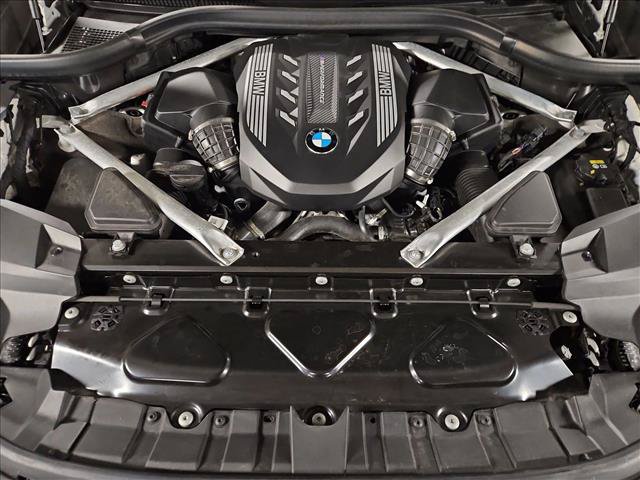 Used 2022 BMW X7 M50i w/ Dynamic Handling Package AWD/4WD image 23