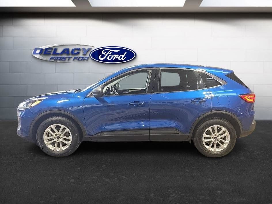 Used 2022 Ford Escape SE w/ Convenience Package image 2