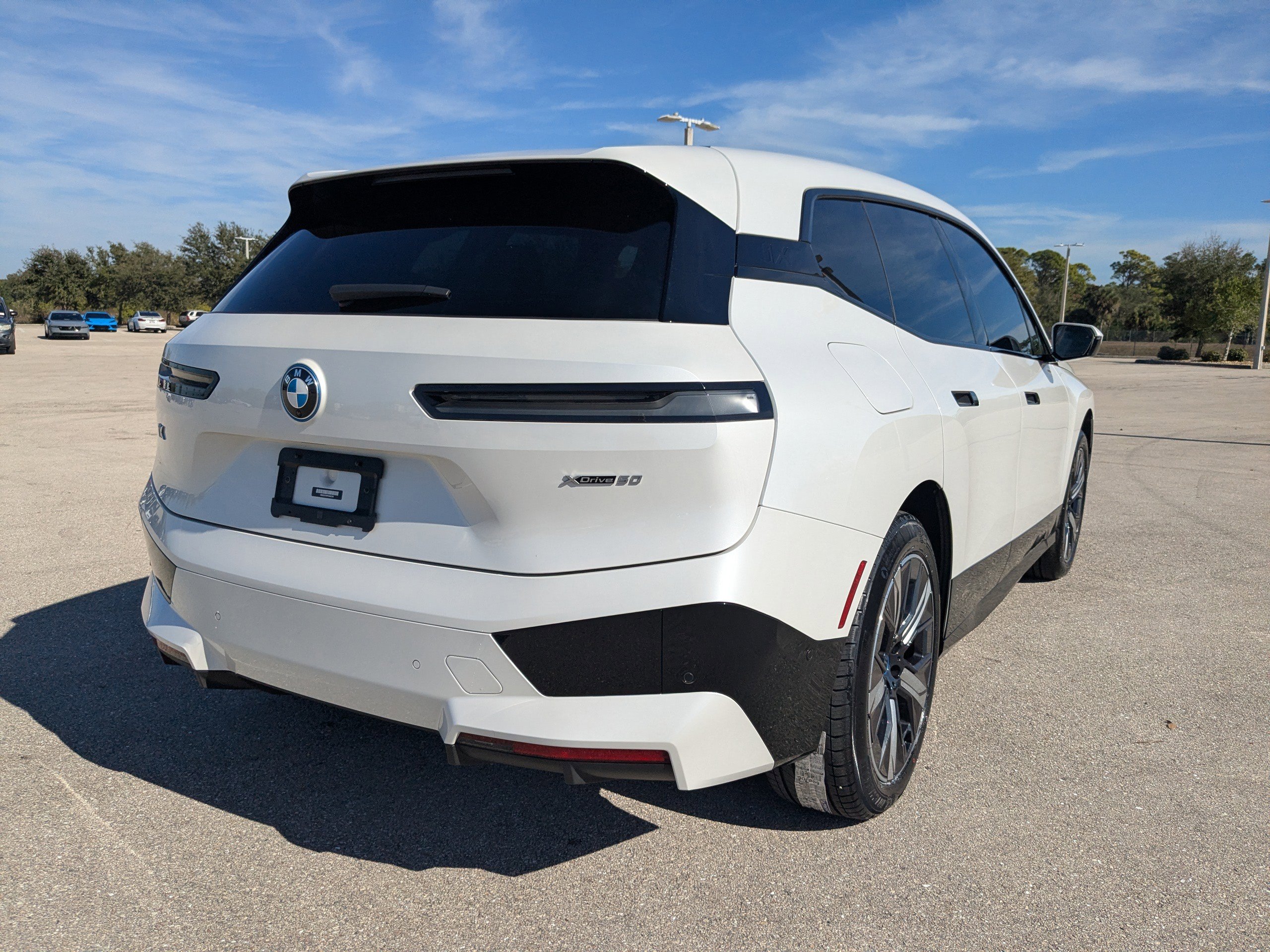 Used 2023 BMW iX xDrive50 w/ Sport Package image 5