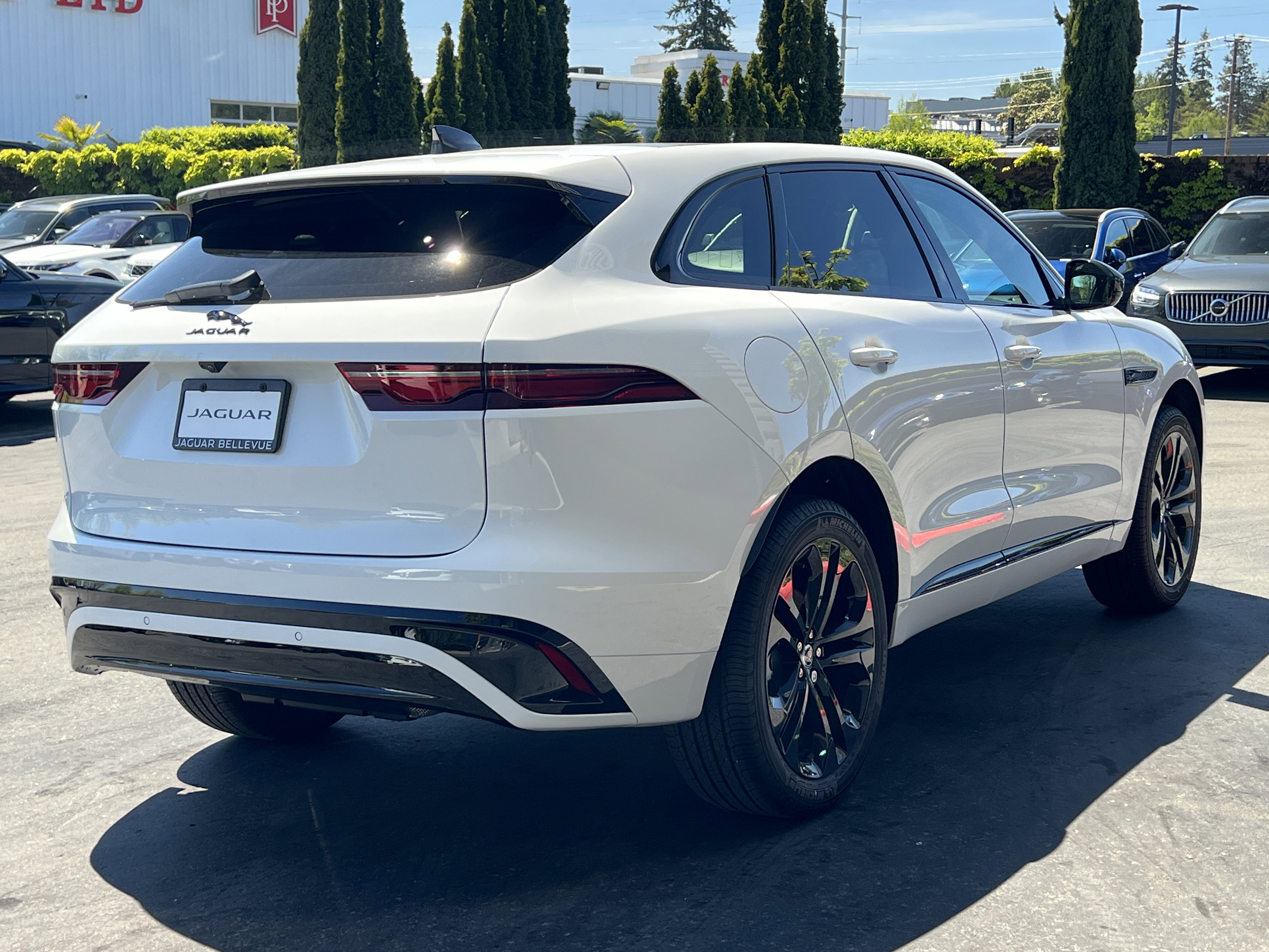 New 2025 Jaguar F-PACE R-Dynamic S AWD/4WD image 8