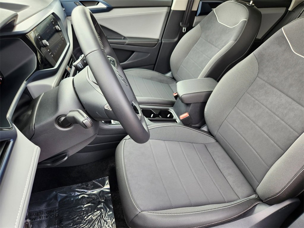 New 2024 Volkswagen Taos SE image 12