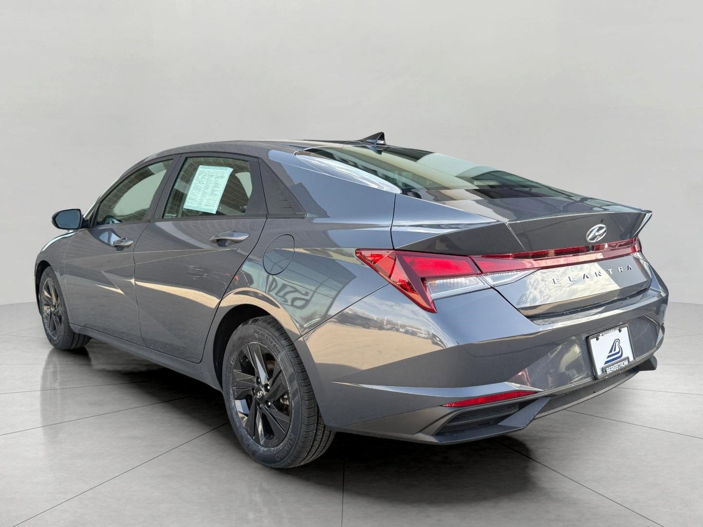 Used 2023 Hyundai Elantra SEL w/ Cargo Package image 10