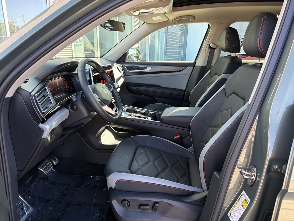 Certified 2026 Volkswagen Atlas Peak Edition AWD/4WD image 11