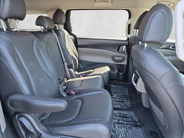 Used 2026 Kia Carnival FWD image 21