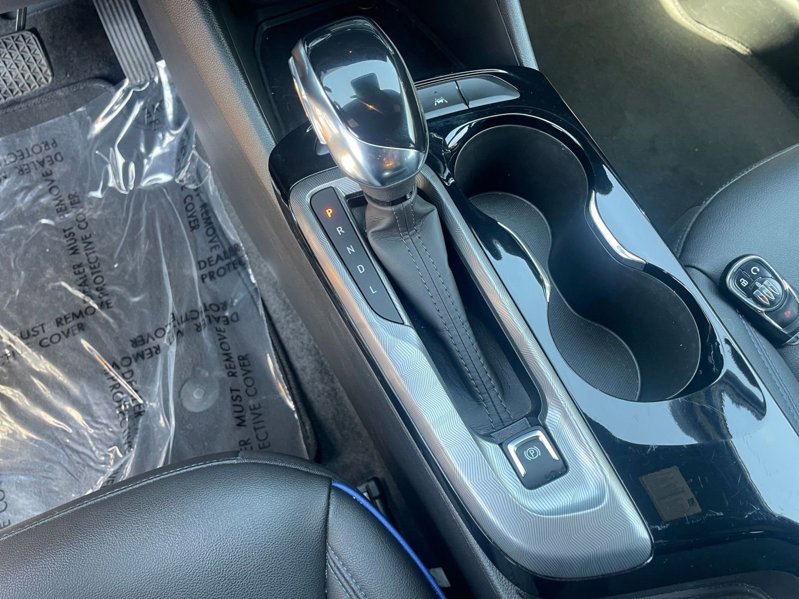 Used 2025 Buick Envista Sport Touring image 40