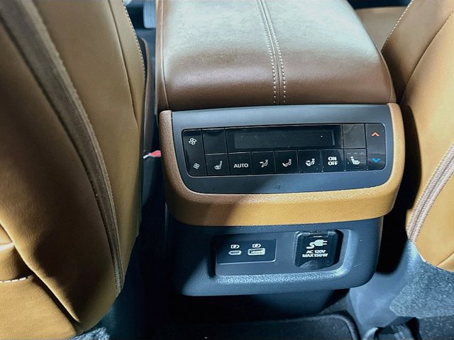 Used 2023 Nissan Pathfinder Platinum AWD/4WD image 26