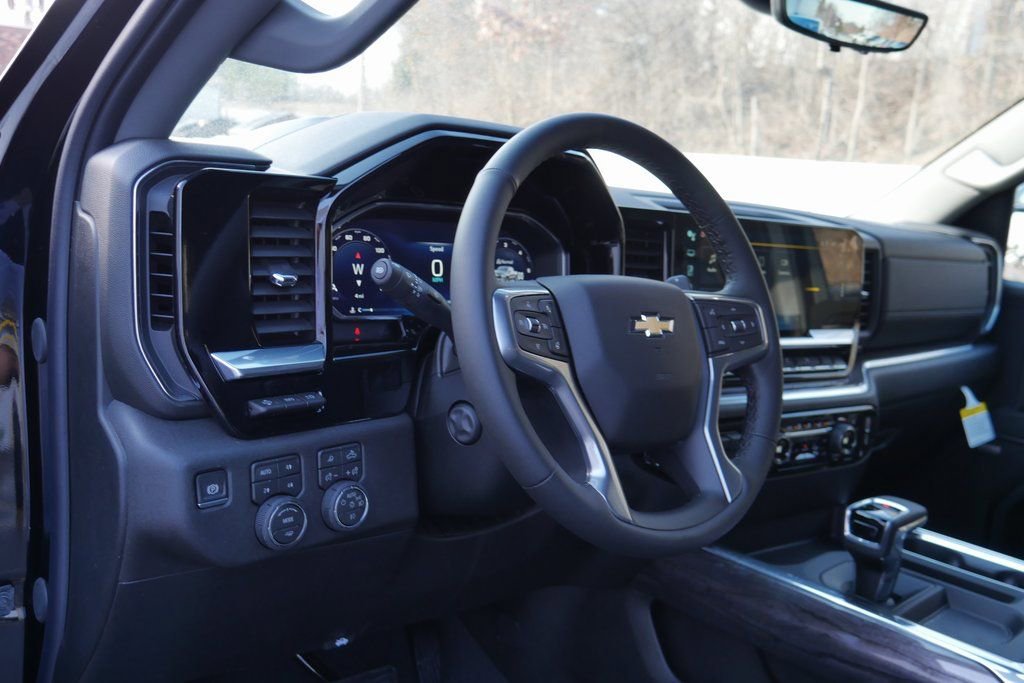 New 2026 Chevrolet Silverado 1500 LTZ w/ LTZ Premium Package image 10
