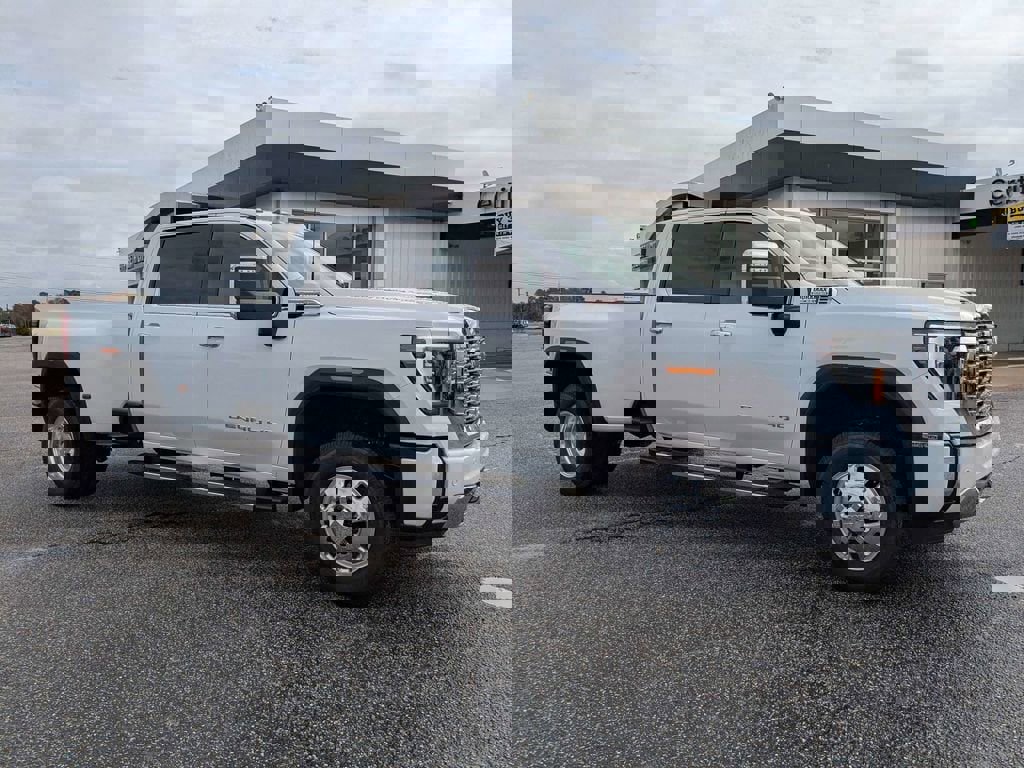 New 2026 GMC Sierra 3500 Denali w/ Denali Reserve Package image 3