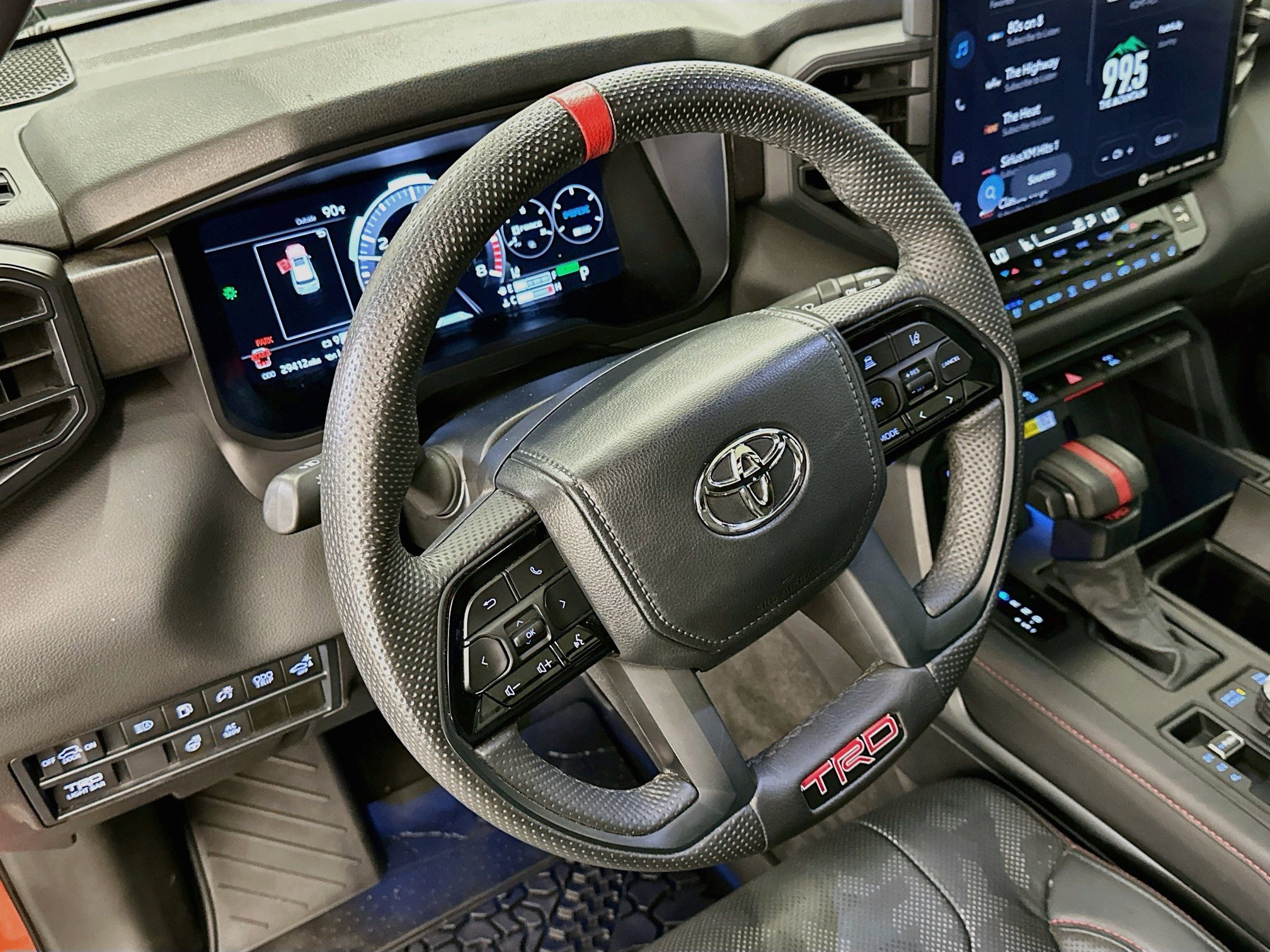 Used 2024 Toyota Sequoia TRD Pro AWD/4WD image 18
