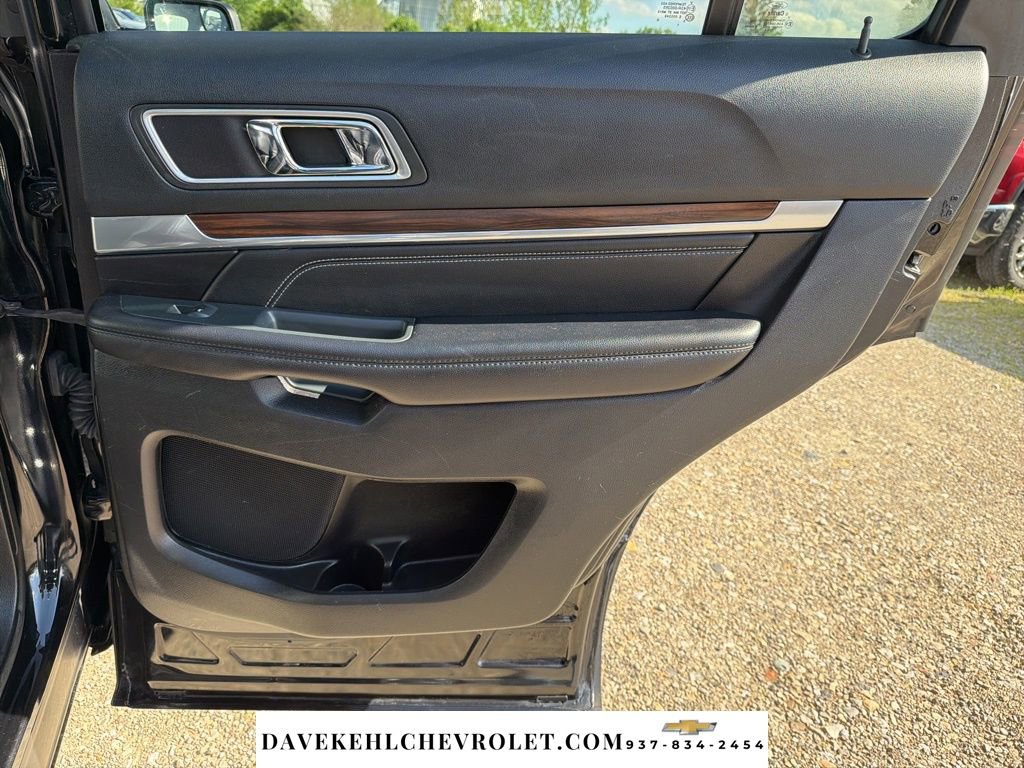 Used 2016 Ford Explorer Limited w/ Equipment Group 301A AWD/4WD image 18