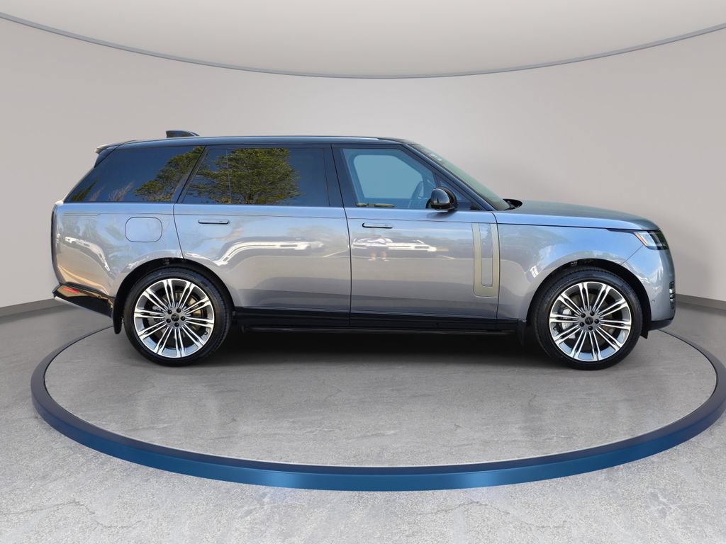 New 2026 Land Rover Range Rover Long Wheelbase SE AWD/4WD image 4
