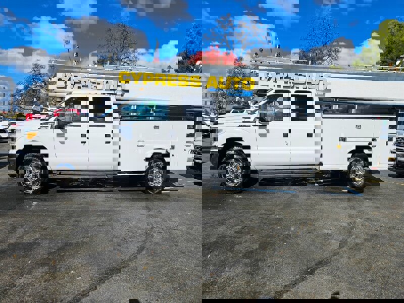 Used 2011 Ford F350 XL image 2