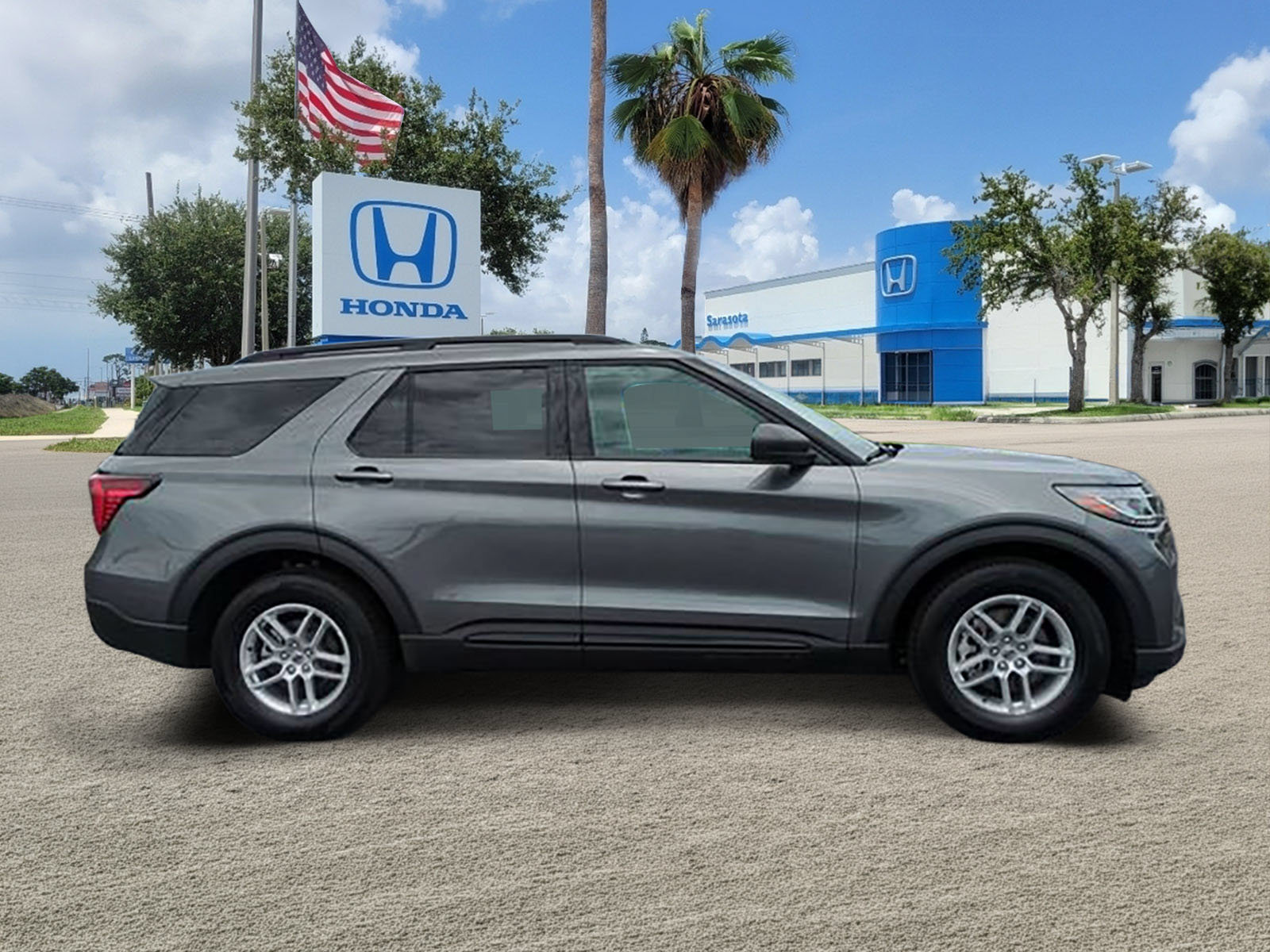 Used 2026 Ford Explorer Active RWD image 5