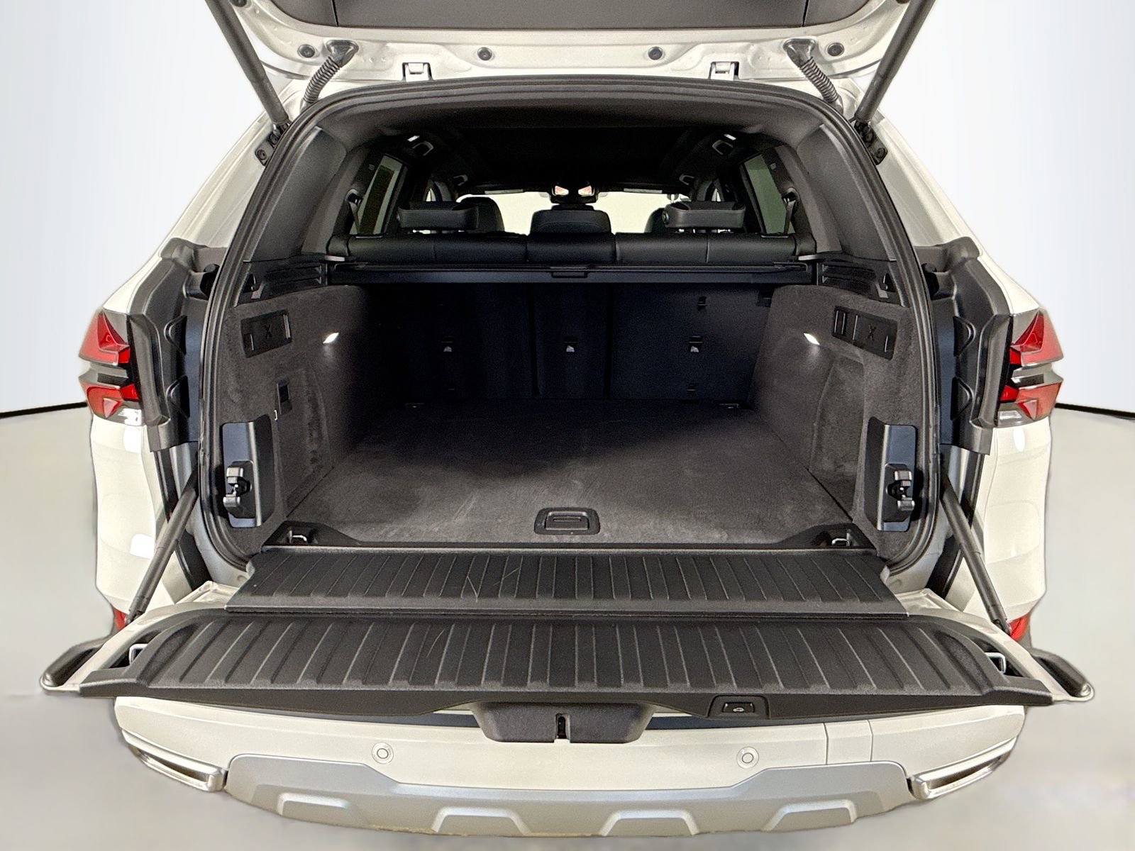 Used 2026 BMW X5 xDrive40i w/ Premium Package image 28