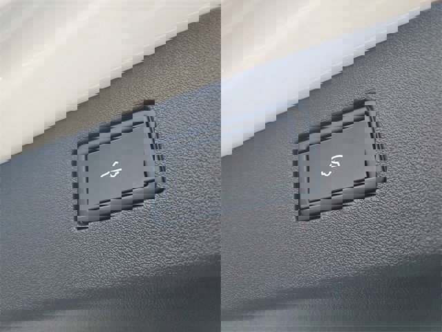 New 2026 Volkswagen Tiguan SEL R-Line image 9