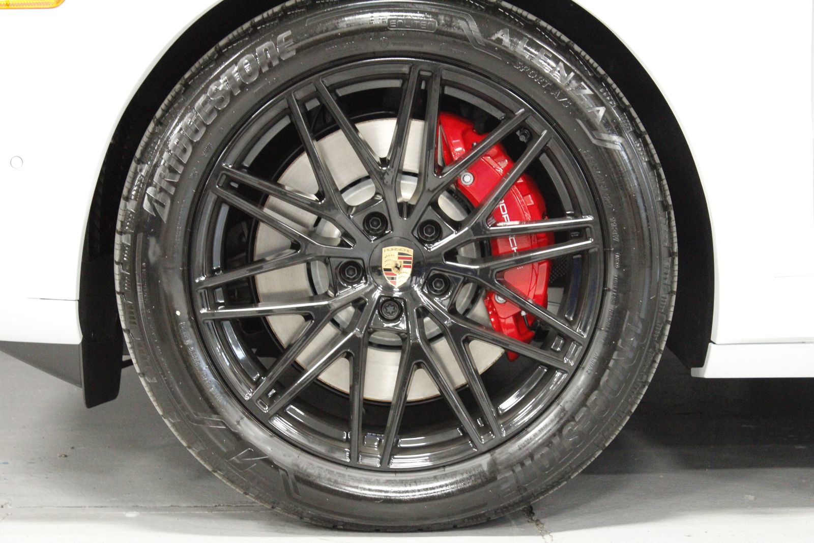 New 2026 Porsche Cayenne GTS AWD/4WD image 9