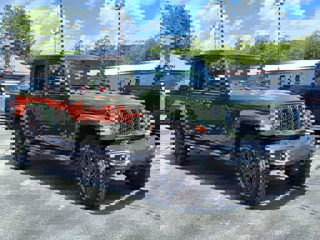 Used 2024 Jeep Gladiator Sport image 2