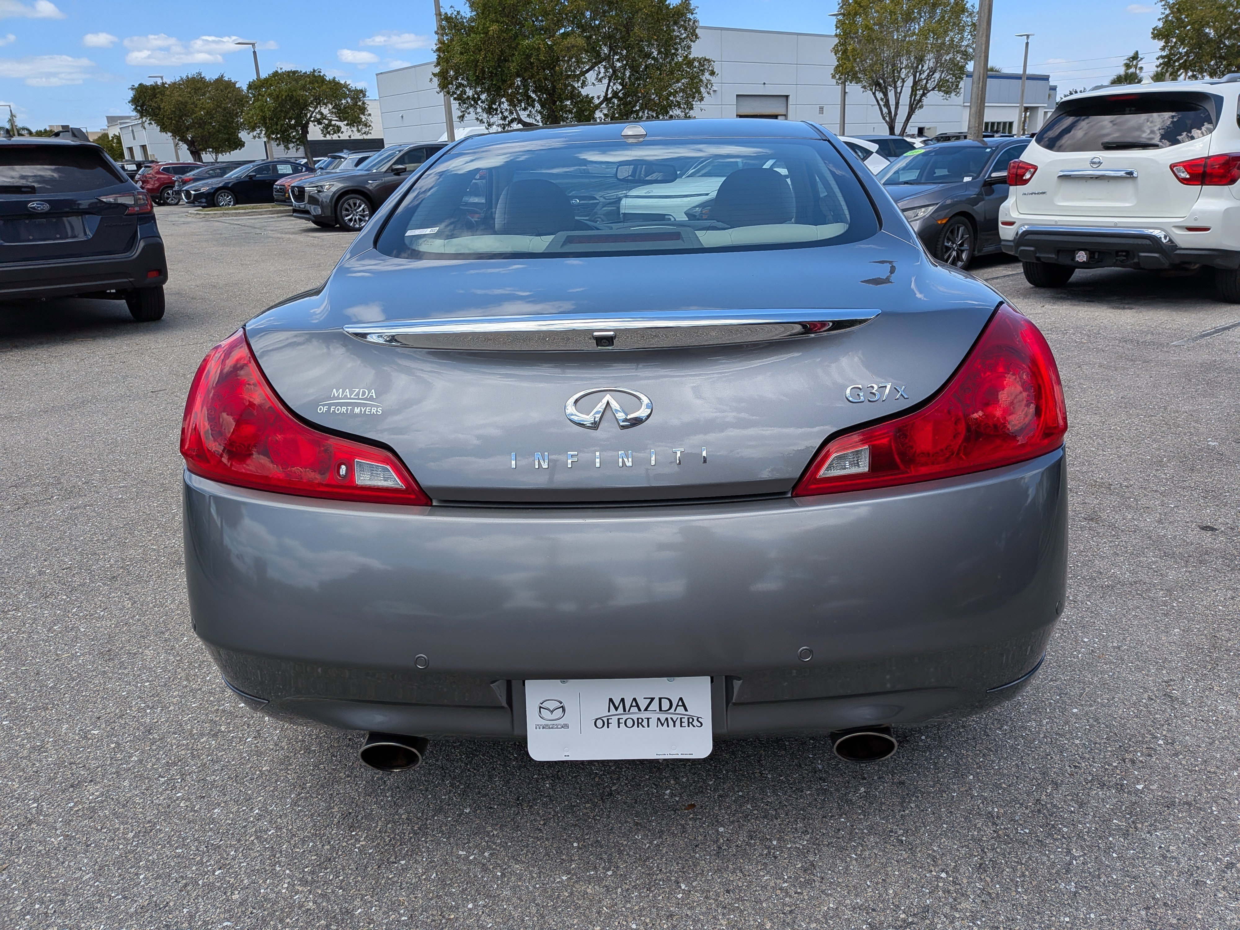 Used 2010 INFINITI G37 x w/ Premium Pkg image 5