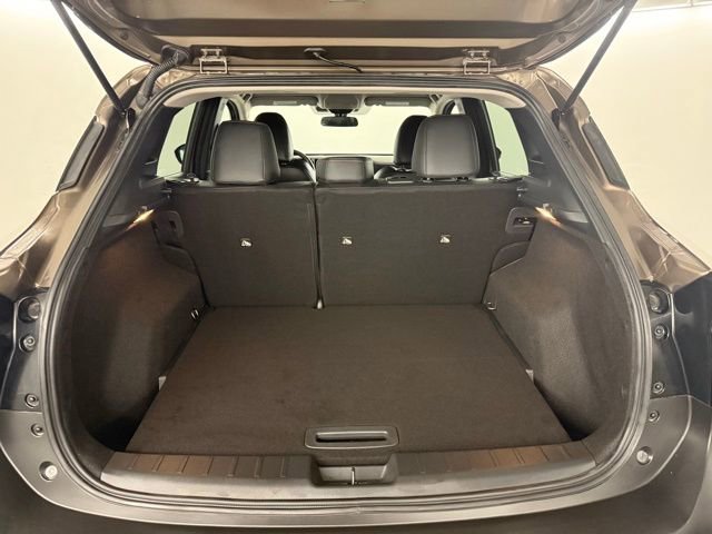 Used 2025 Nissan Kicks SR image 32