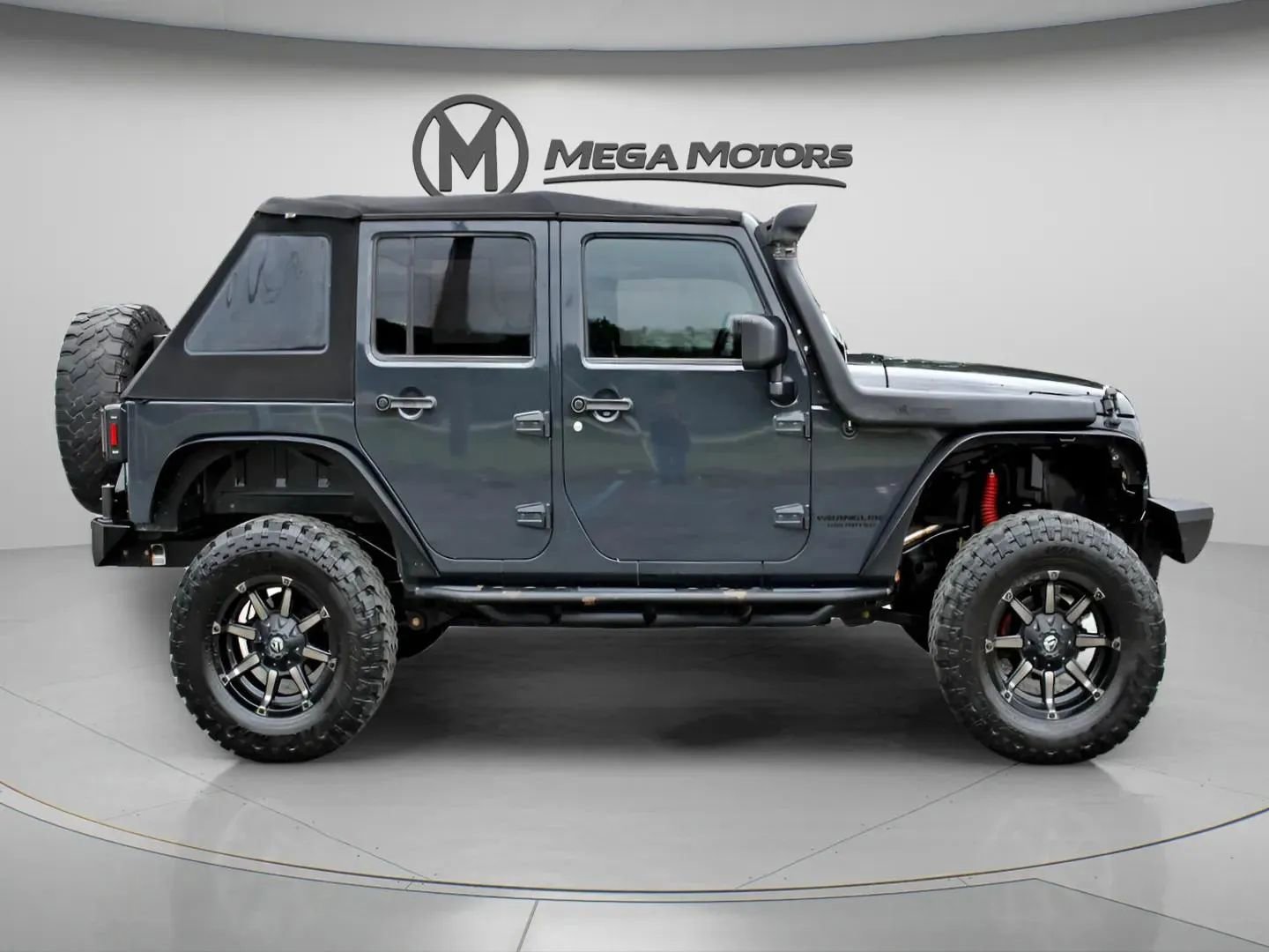 Used 2016 Jeep Wrangler Unlimited Rubicon w/ Connectivity Group image 6