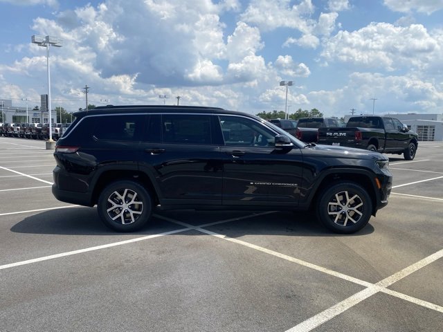 New 2025 Jeep Grand Cherokee L Limited w/ Trailer Tow Package image 9