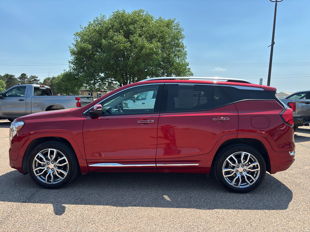 Used 2023 GMC Terrain Denali w/ Denali Premium Package AWD/4WD image 5