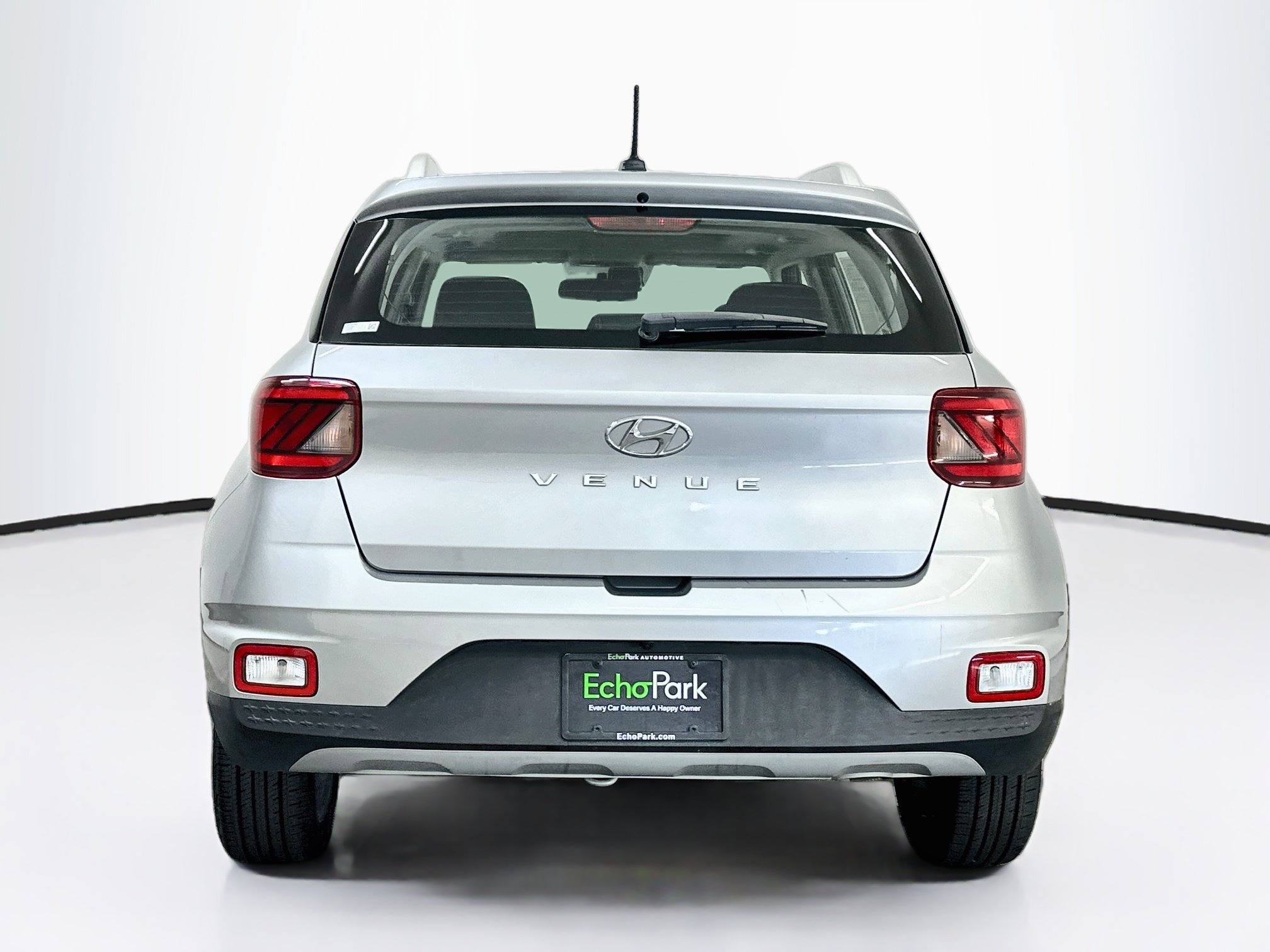 Used 2025 Hyundai Venue SEL FWD image 7