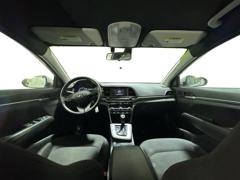 Used 2020 Hyundai Elantra SE w/ Cargo Package (C1) image 14
