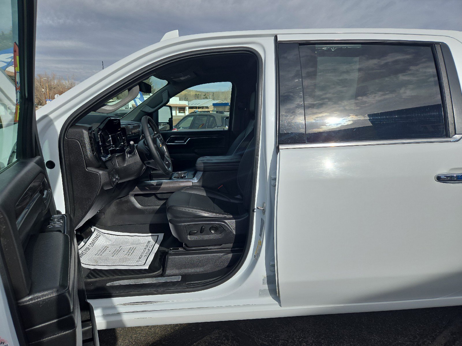 Used 2024 Chevrolet Silverado 2500 LTZ w/ LTZ Convenience Package image 10