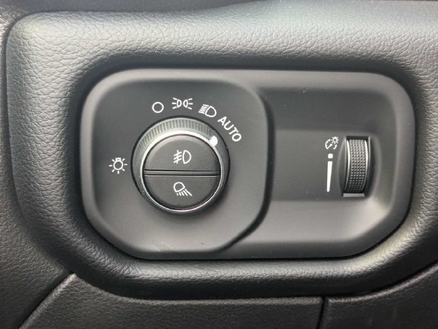 New 2026 RAM 3500 Big Horn AWD/4WD image 24