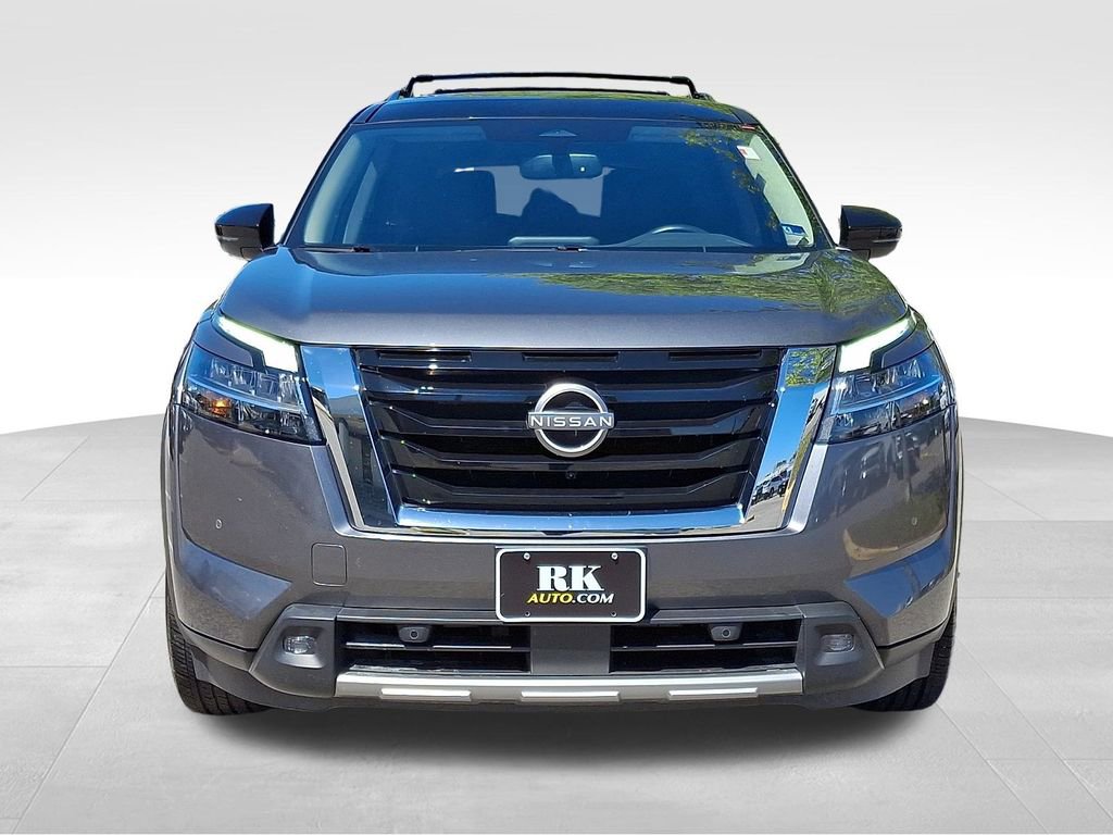 Used 2022 Nissan Pathfinder SL image 2