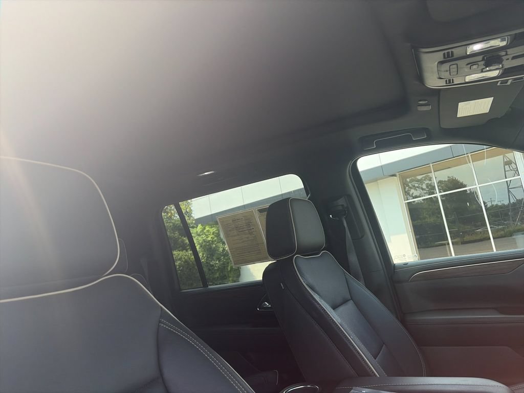Used 2024 Chevrolet Suburban Premier w/ Premium Package AWD/4WD image 20