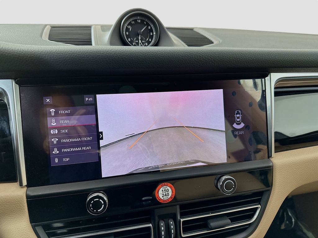 Used 2025 Porsche Macan image 17