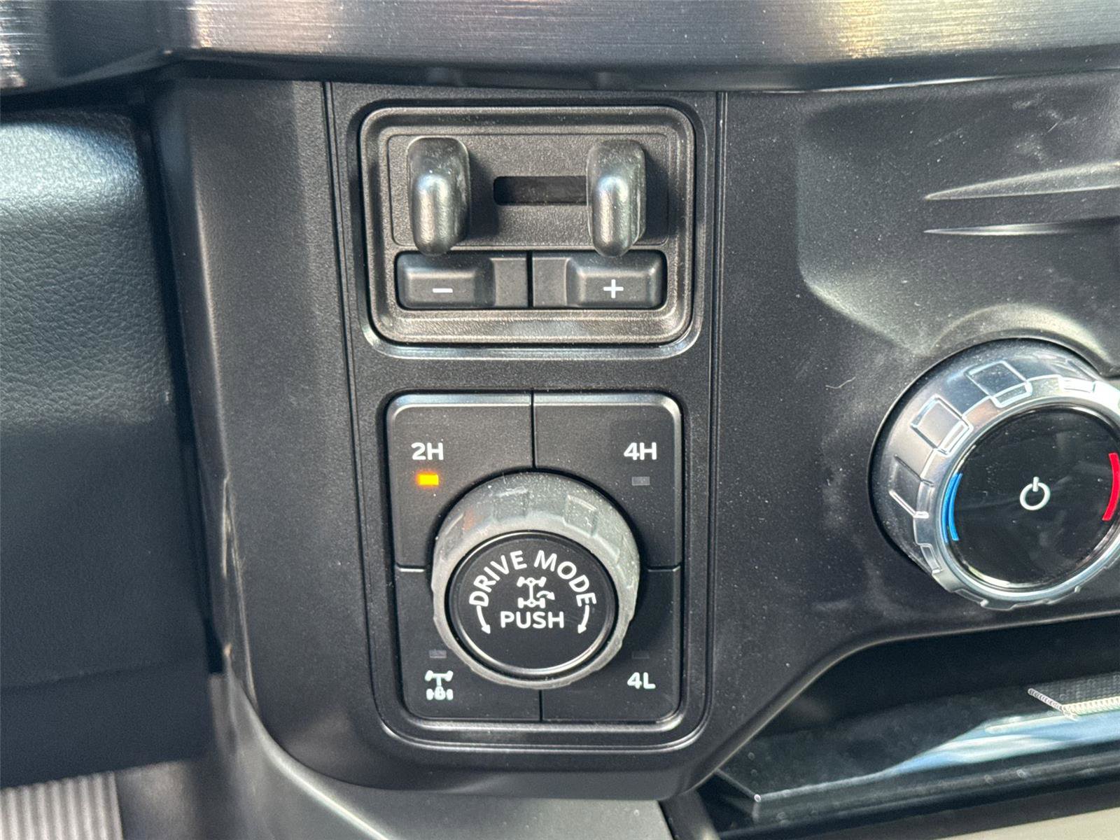 Used 2026 Ford F250 Lariat w/ Tremor Off-Road Package AWD/4WD image 31