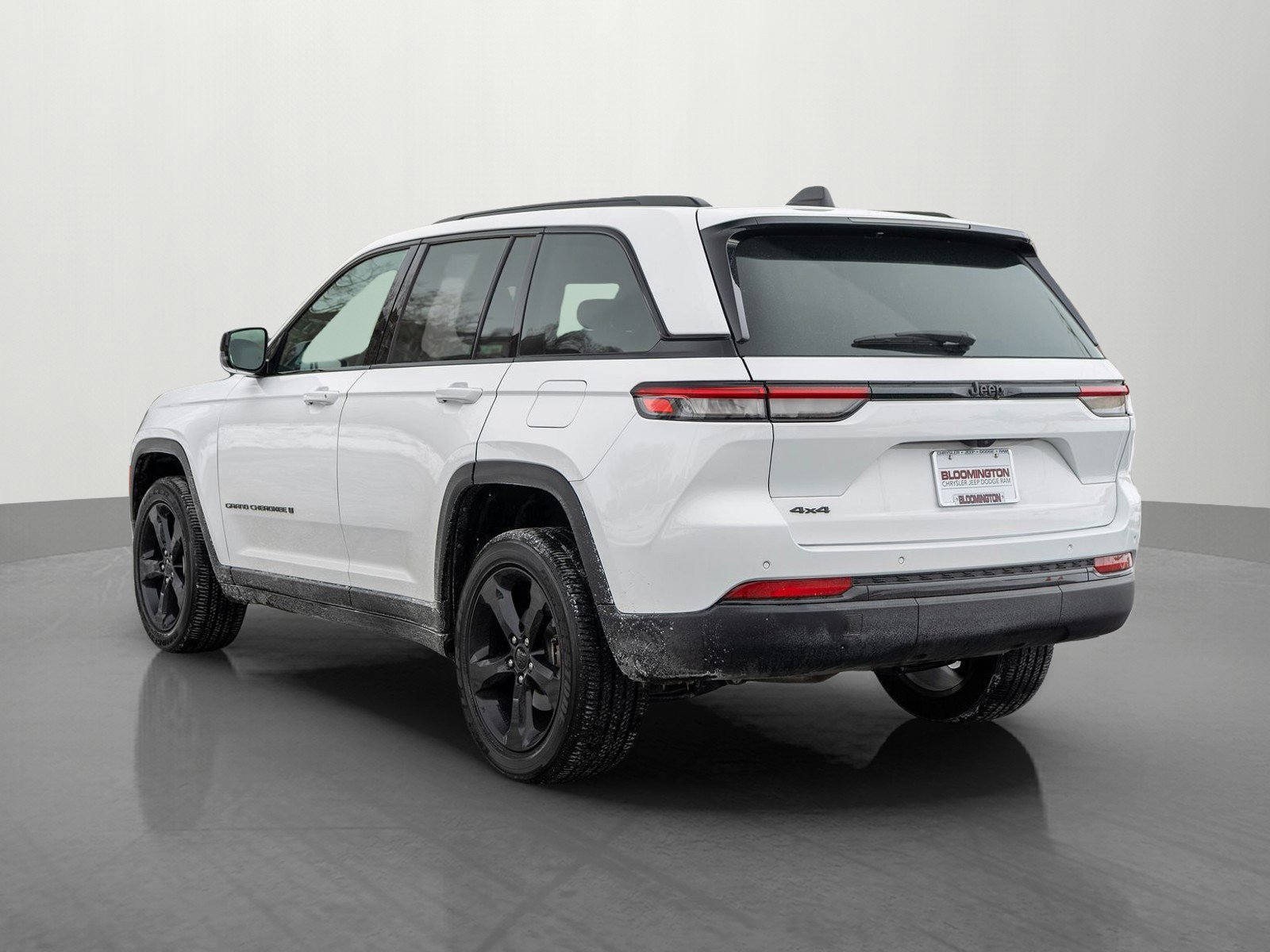 Used 2023 Jeep Grand Cherokee Altitude image 5