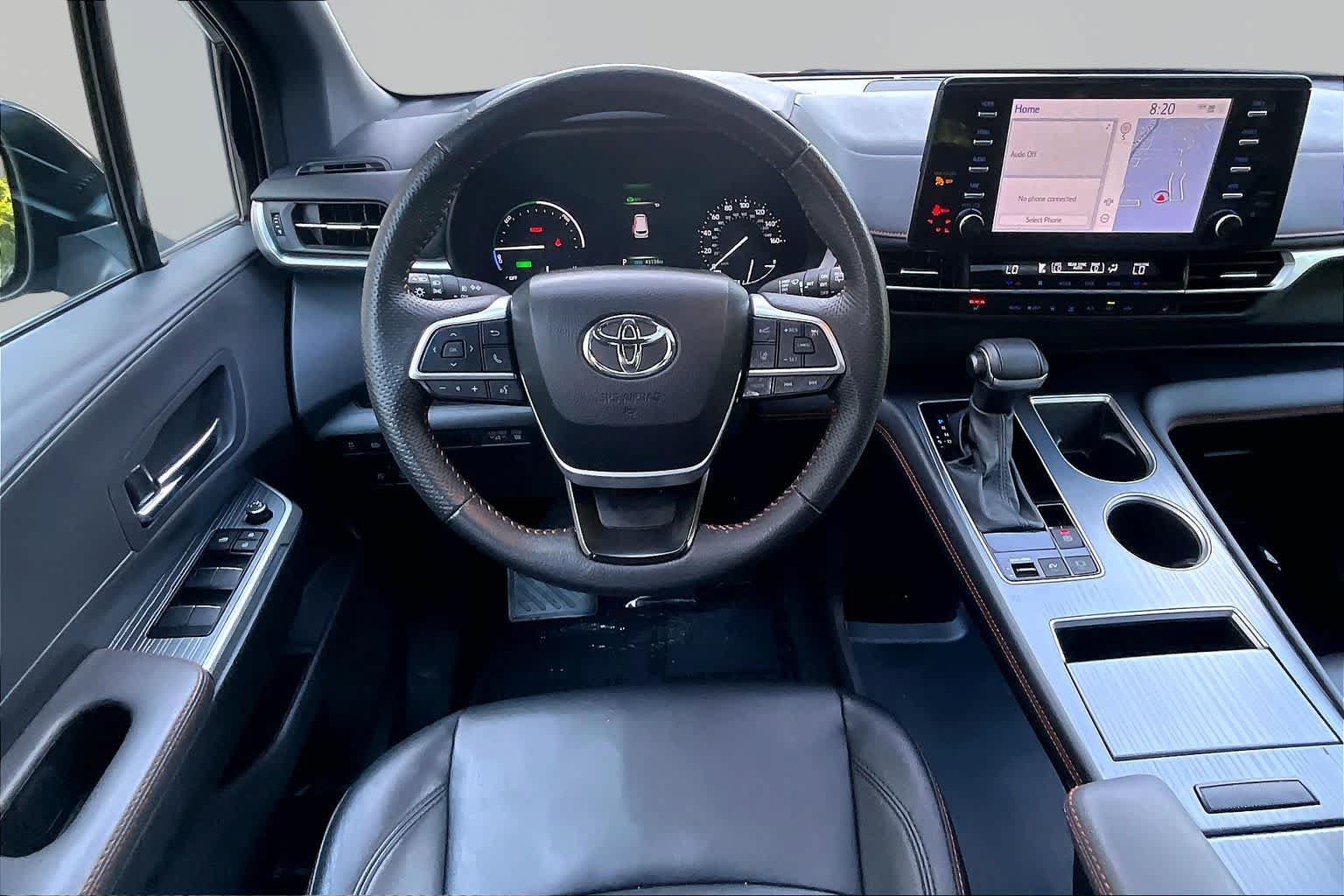 Certified 2024 Toyota Sienna XSE FWD image 6