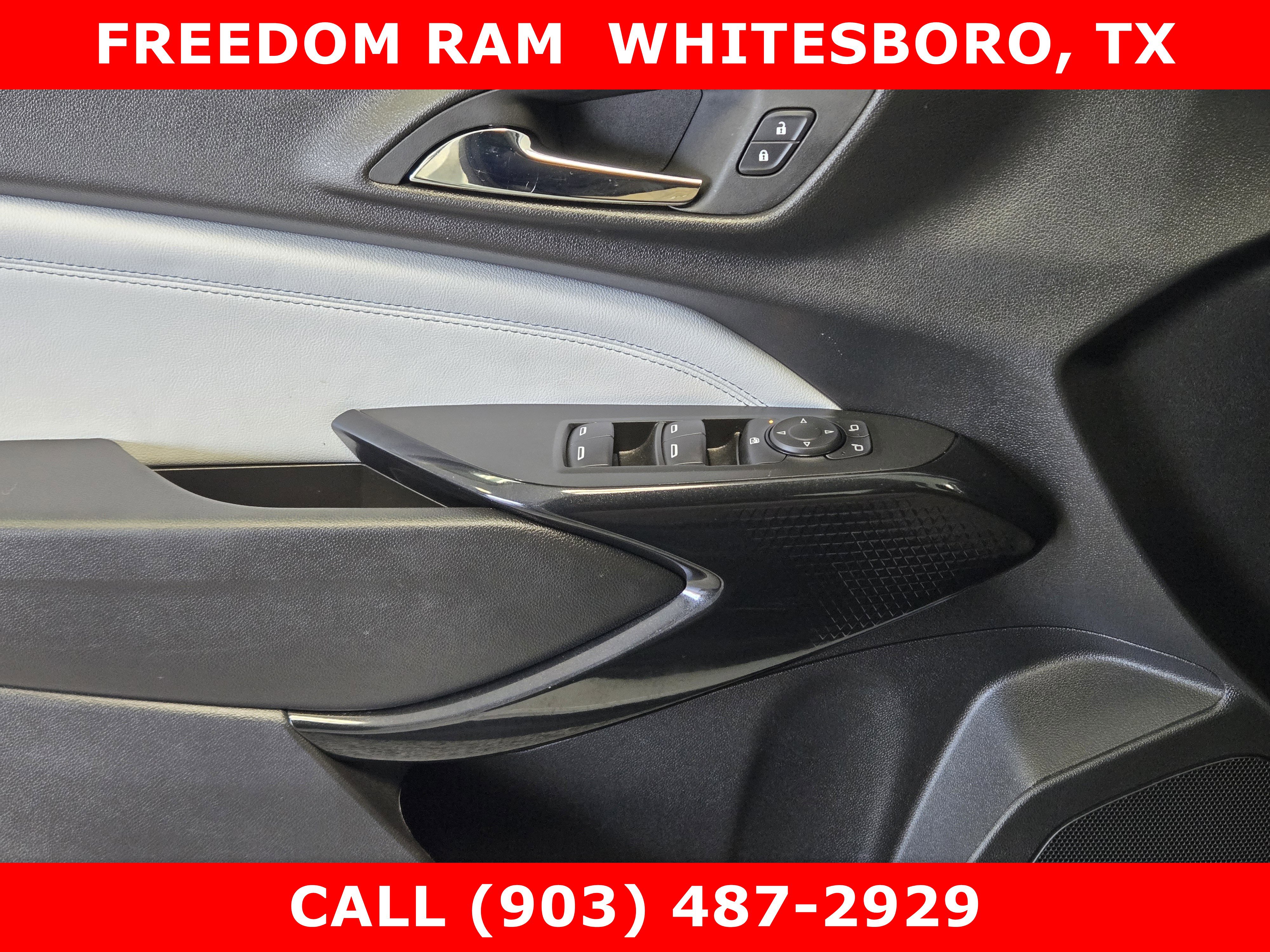 Used 2025 Chevrolet Trax LT w/ LT Convenience Package image 16