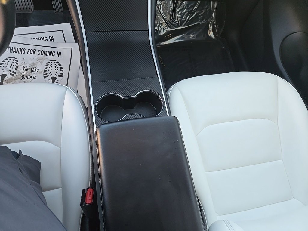 Used 2020 Tesla Model Y Long Range image 17