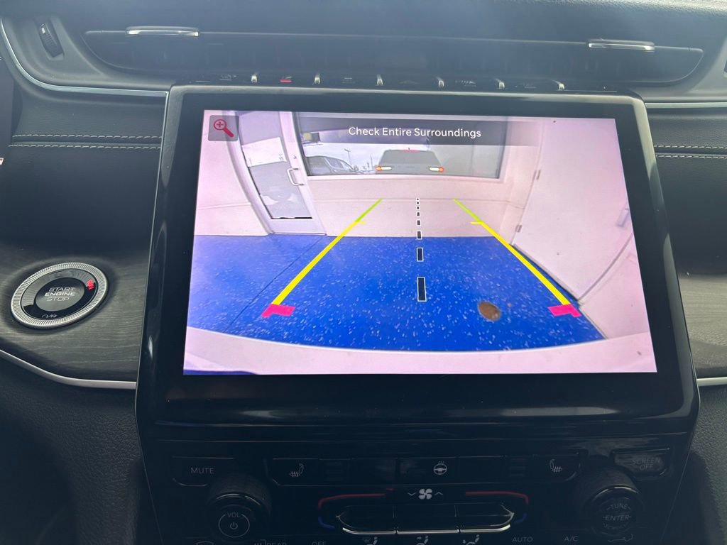 Used 2024 Jeep Grand Cherokee L Limited w/ Black Appearance Package image 28