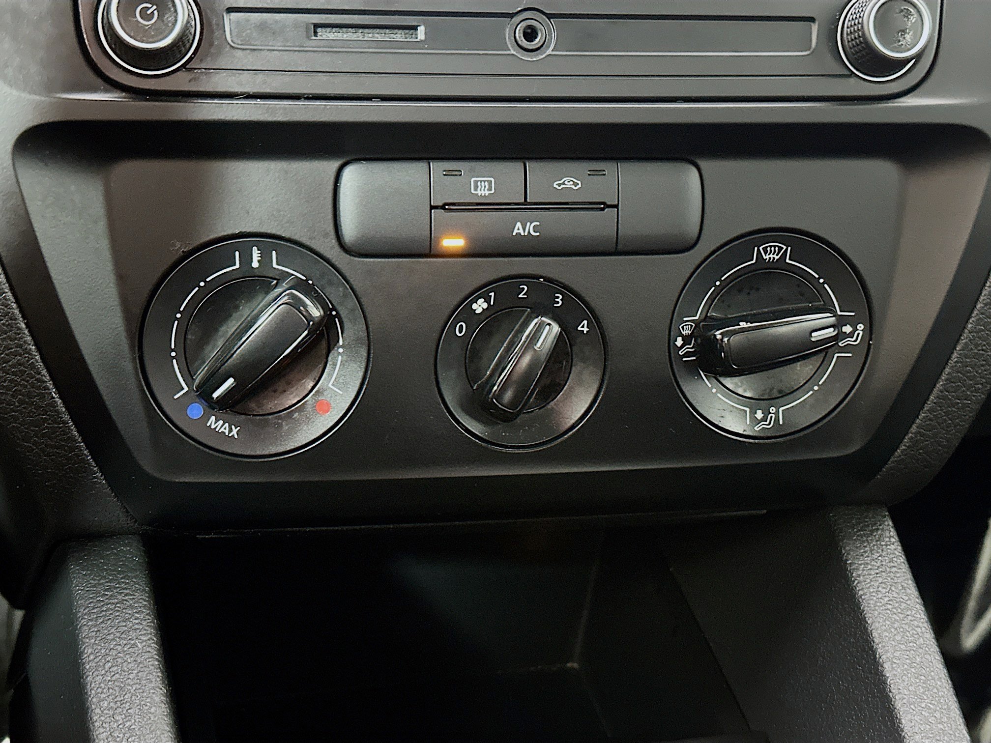 Used 2016 Volkswagen Jetta S image 14