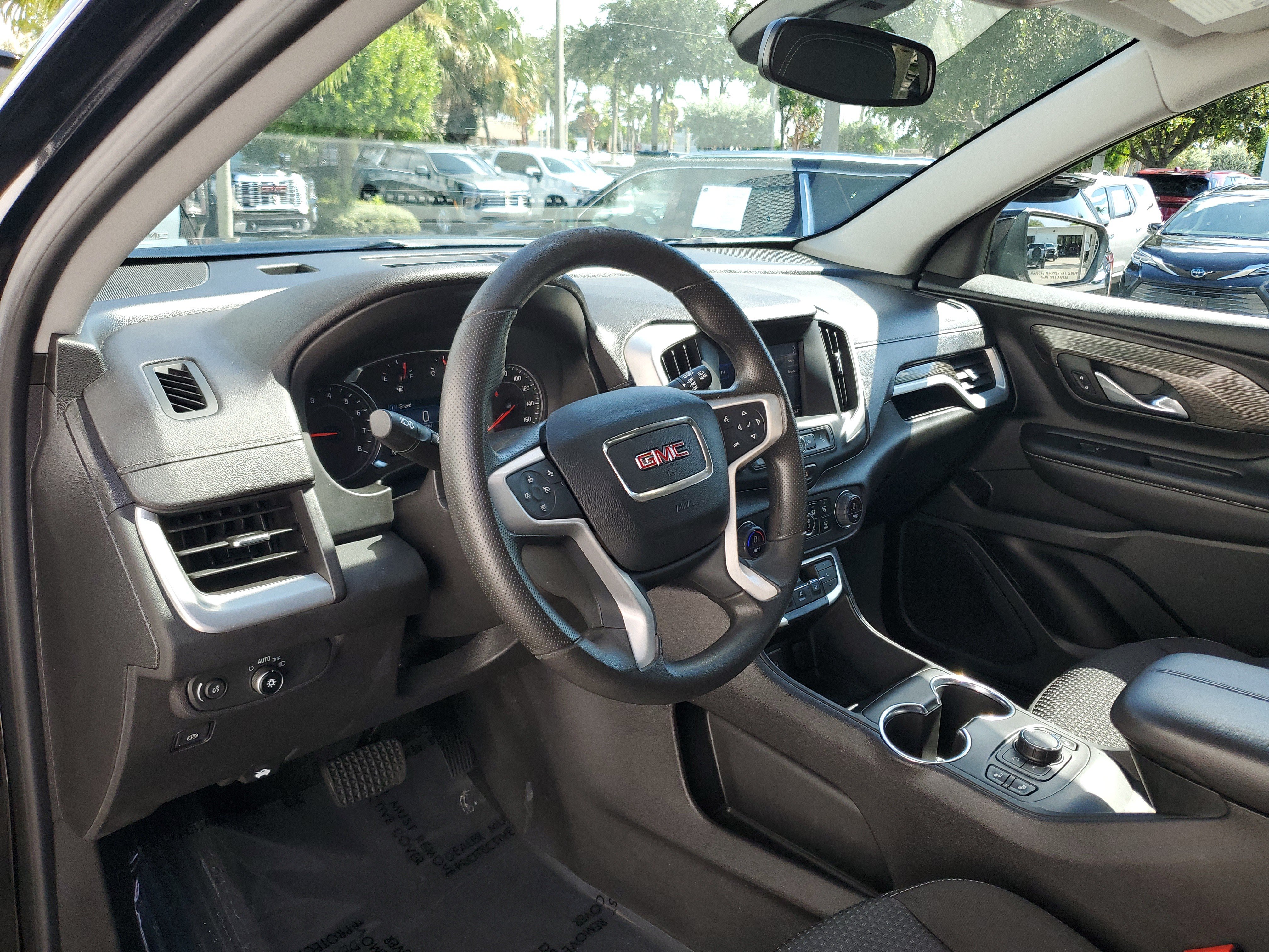 Used 2024 GMC Terrain SLE w/ Driver Convenience Package FWD image 22