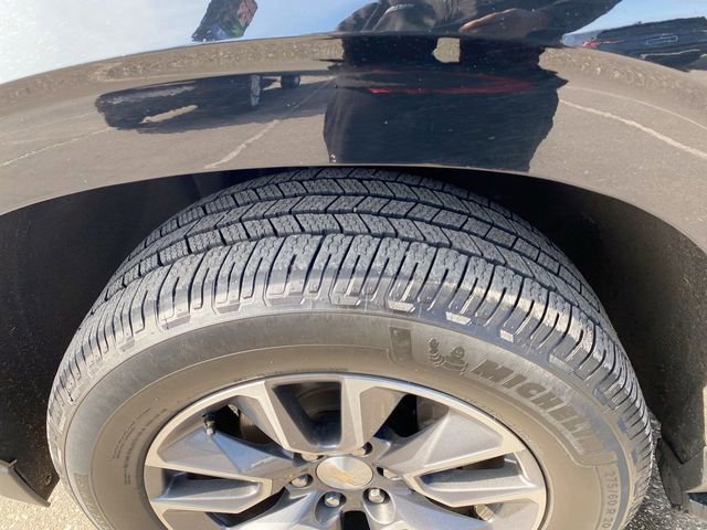 Used 2023 Chevrolet Suburban LT w/ LT Signature Plus Package image 23