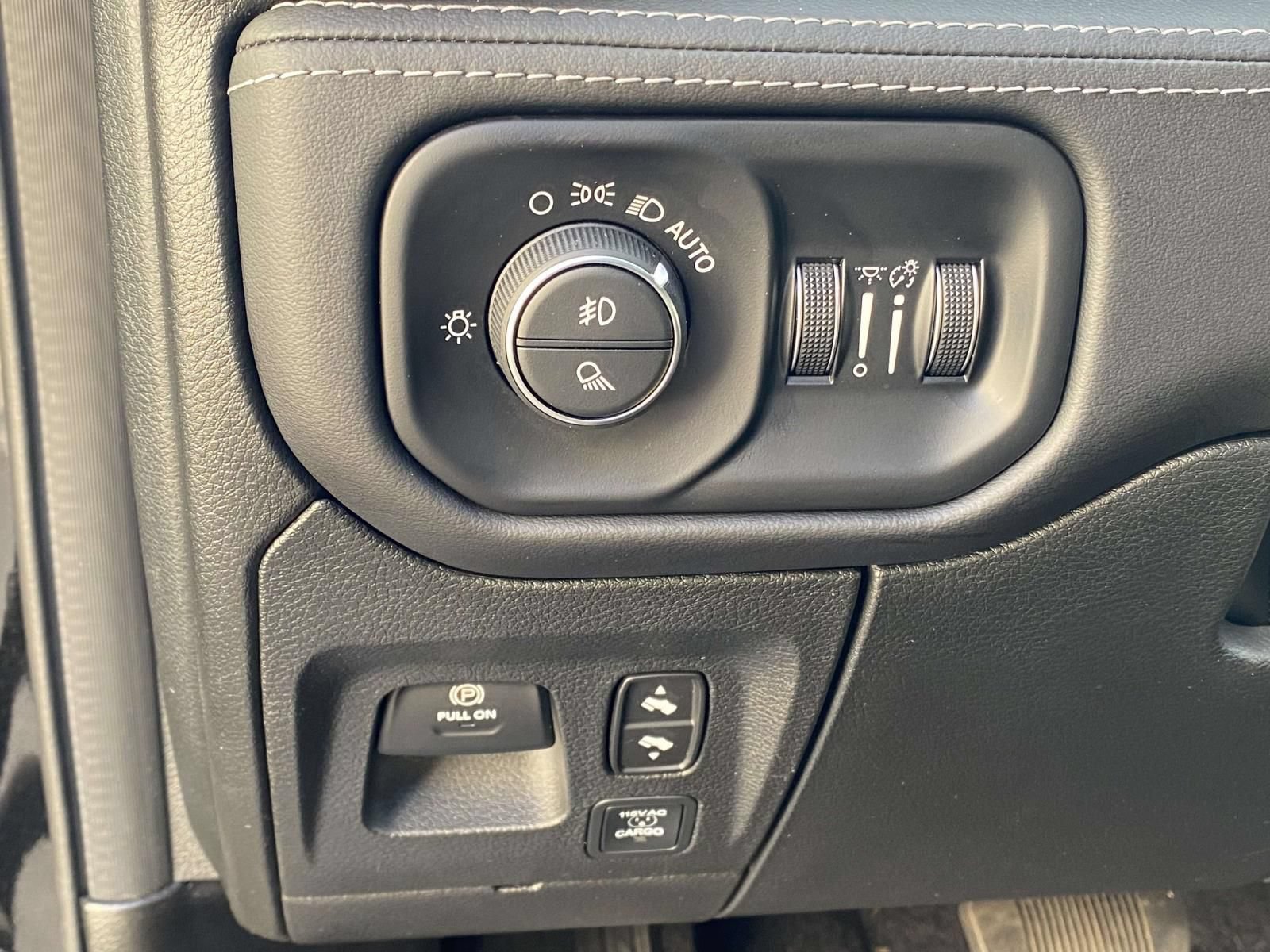 Used 2025 RAM 1500 Limited AWD/4WD image 20