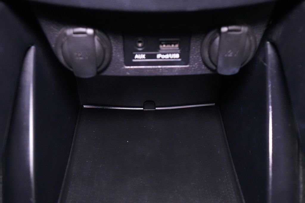 Used 2015 Hyundai Veloster Turbo w/ Option Group 04 FWD image 29
