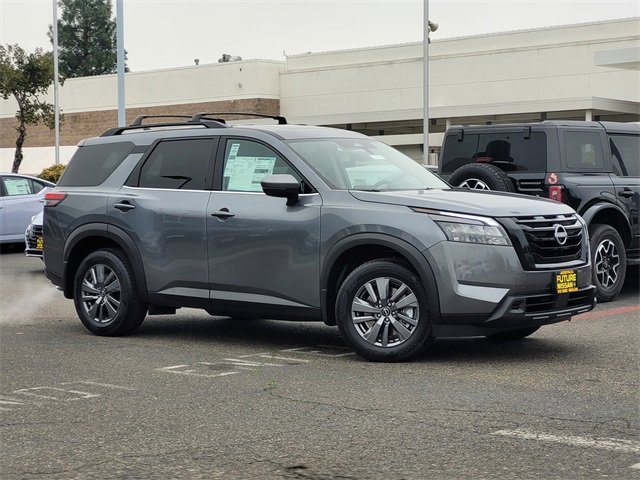 New 2025 Nissan Pathfinder SV