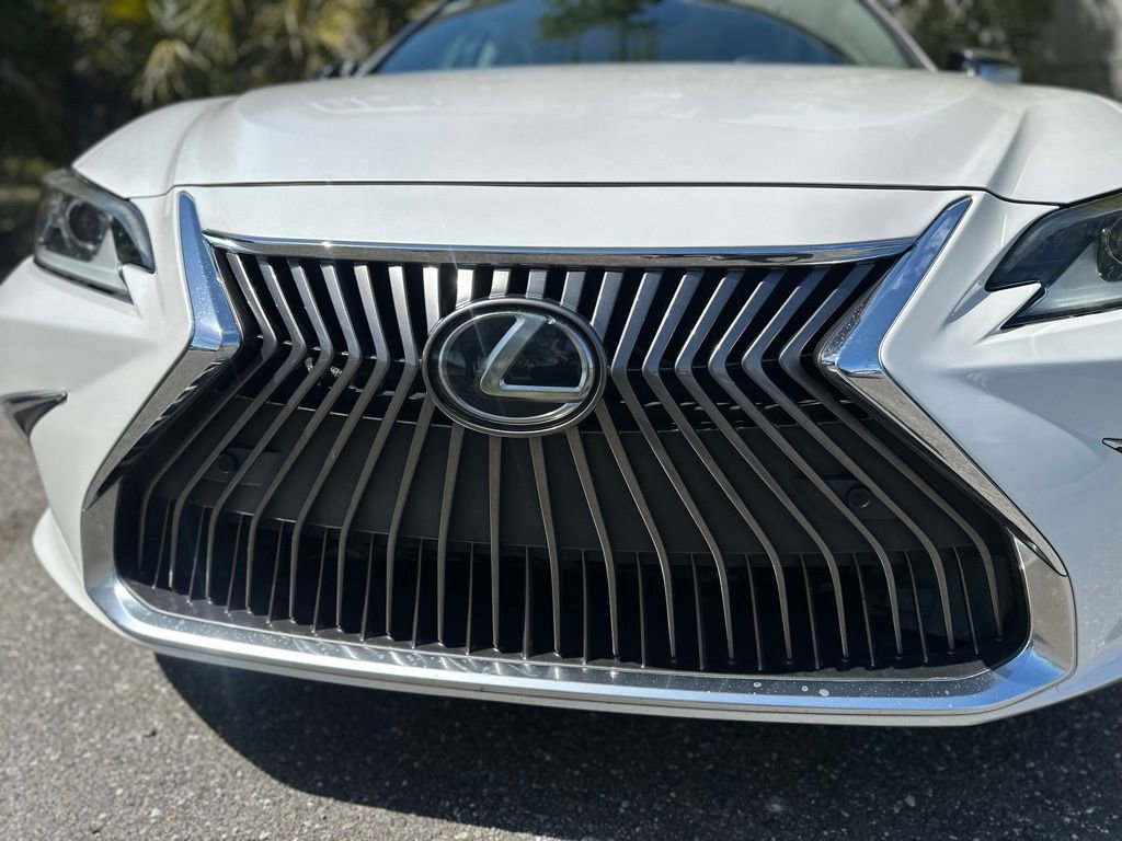 Used 2019 Lexus ES 350 w/ Premium Package FWD image 6