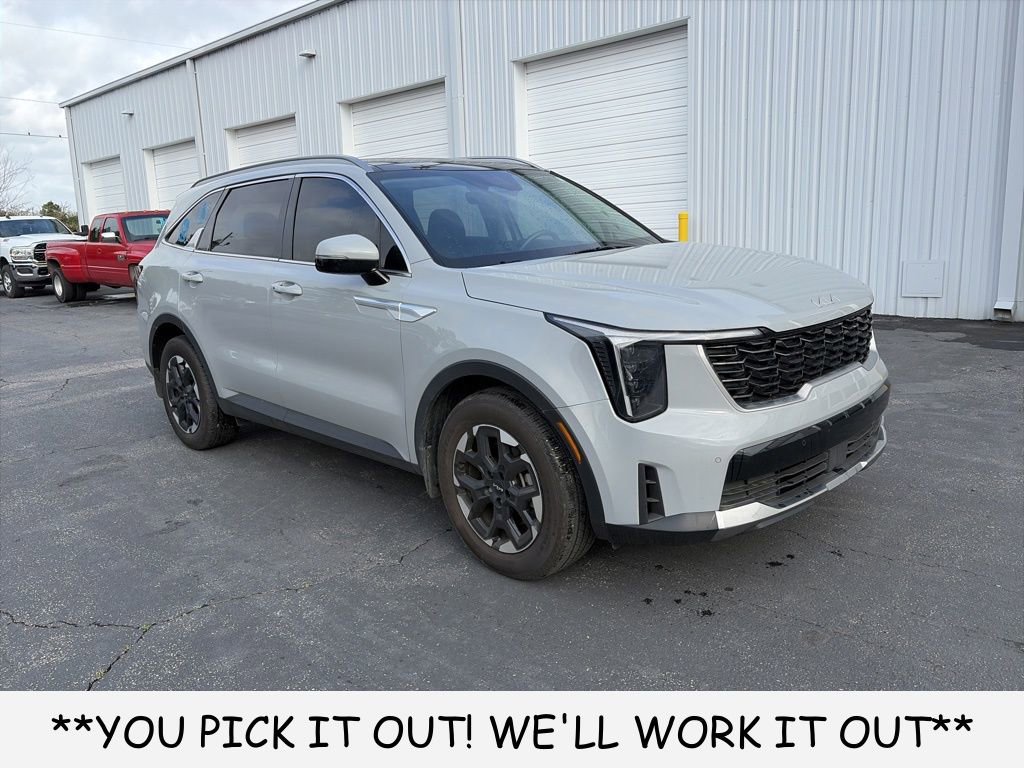Used 2025 Kia Sorento S w/ Panoramic Sunroof Package