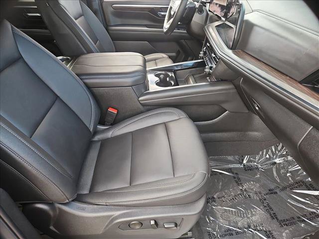 Used 2026 Chevrolet Suburban LT w/ Comfort Package AWD/4WD image 28