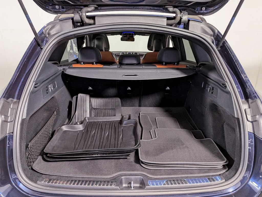 Used 2023 Mercedes-Benz GLC 300 4MATIC image 40