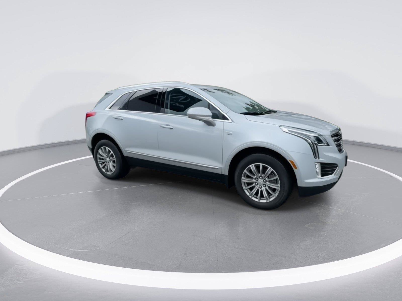 Used 2017 Cadillac XT5 Luxury w/ Driver Awareness Package AWD/4WD image 9